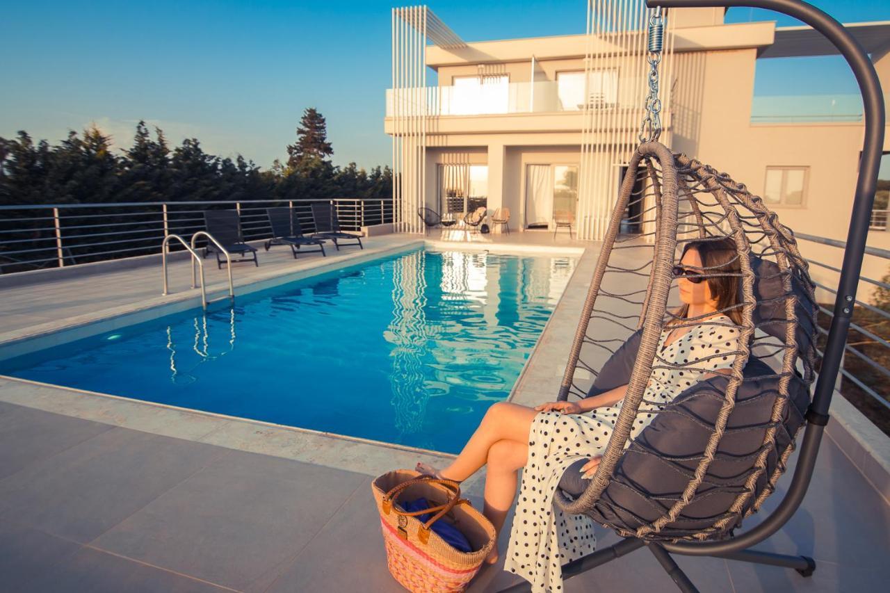 Io Luxury Pool & Hot Tub Suites Prévéza Extérieur photo