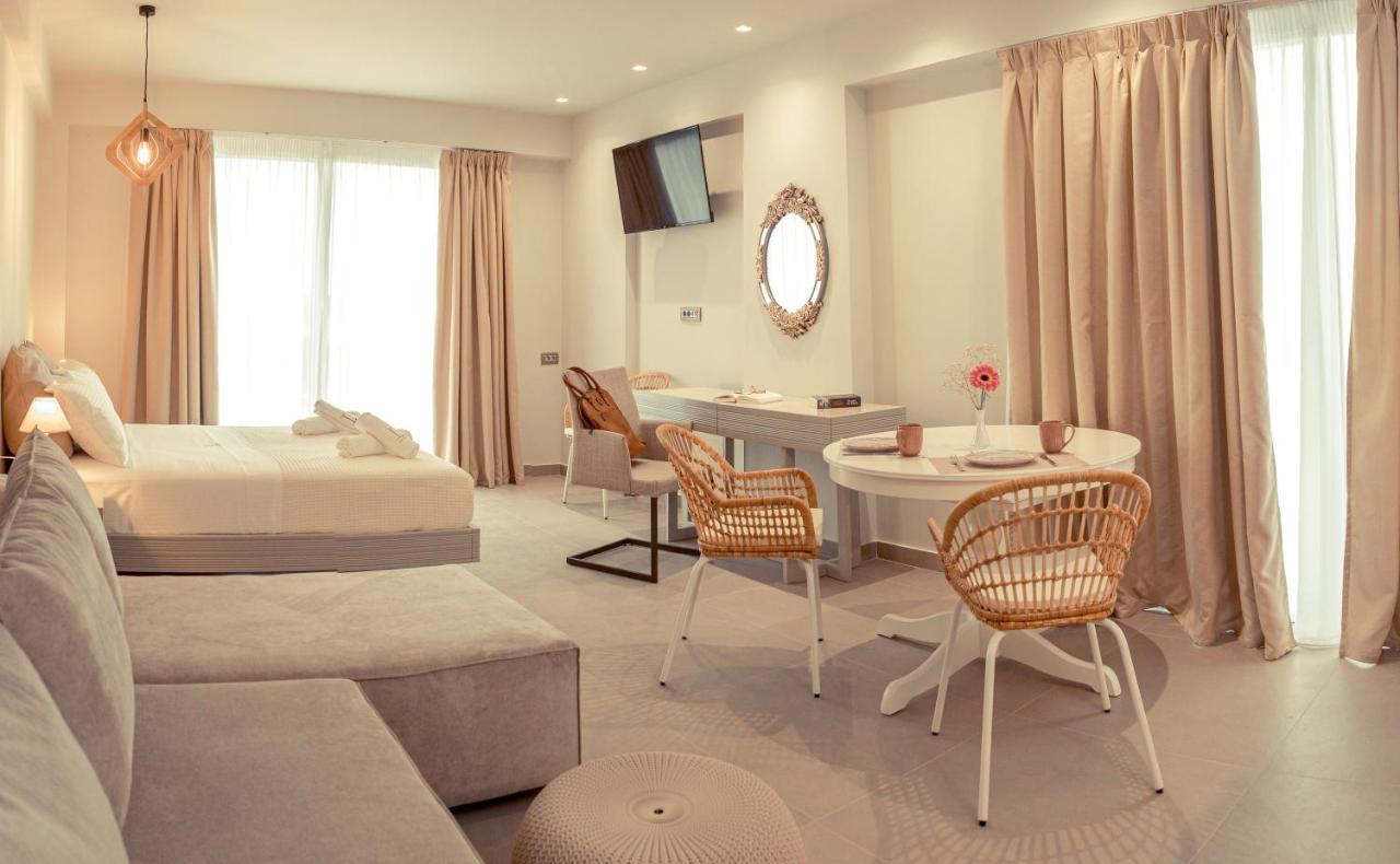 Io Luxury Pool & Hot Tub Suites Prévéza Extérieur photo