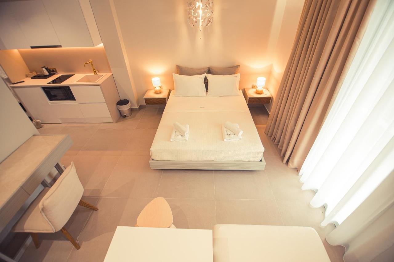 Io Luxury Pool & Hot Tub Suites Prévéza Extérieur photo