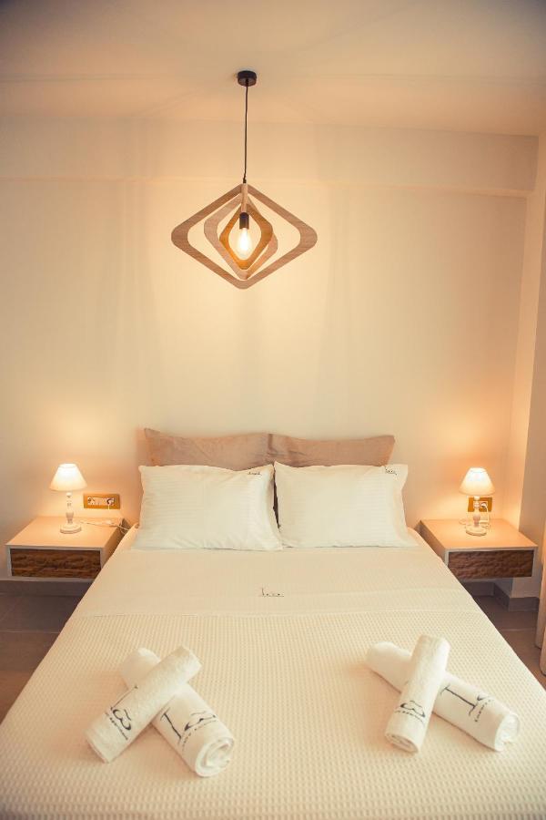 Io Luxury Pool & Hot Tub Suites Prévéza Extérieur photo