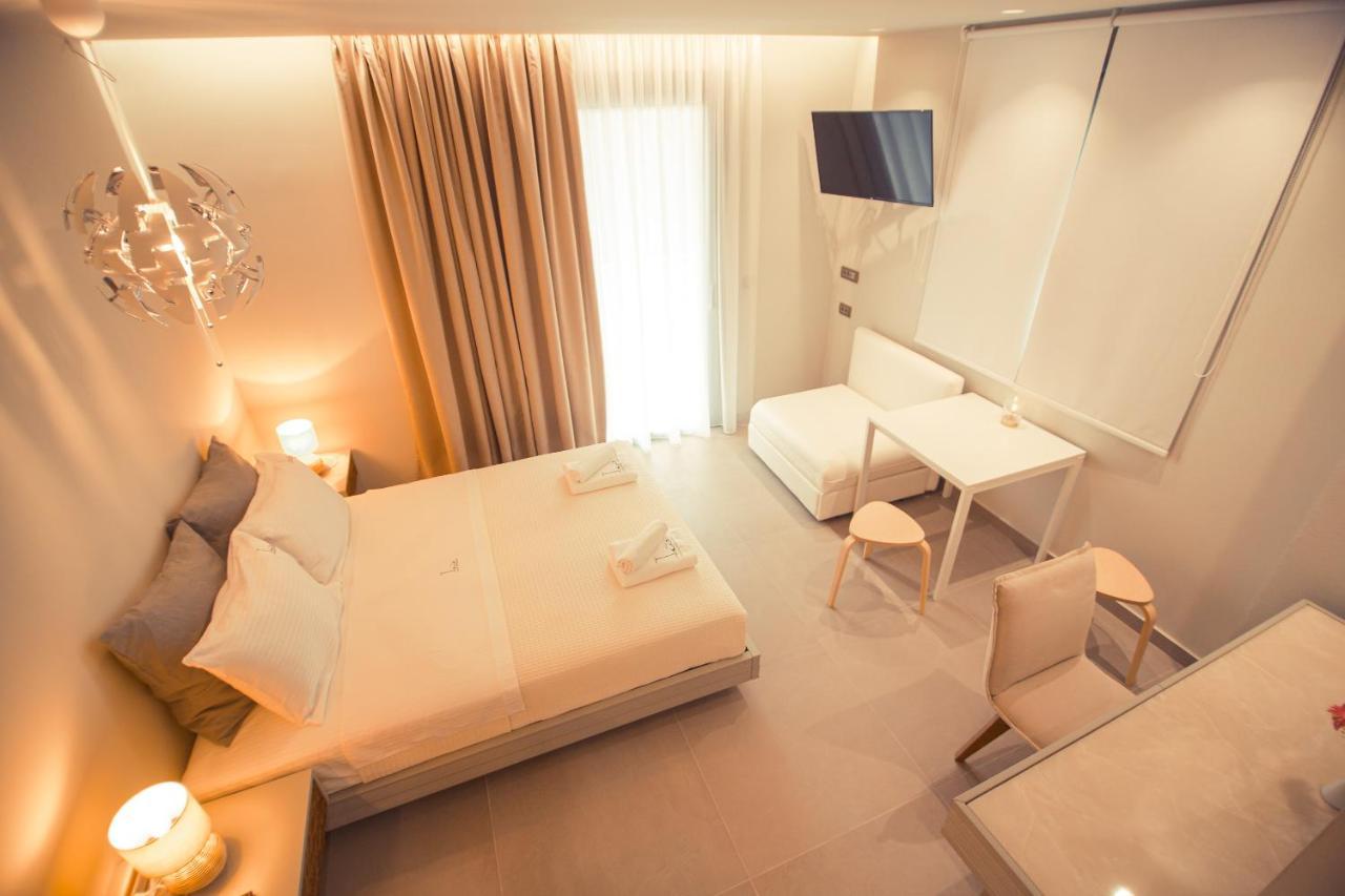 Io Luxury Pool & Hot Tub Suites Prévéza Extérieur photo