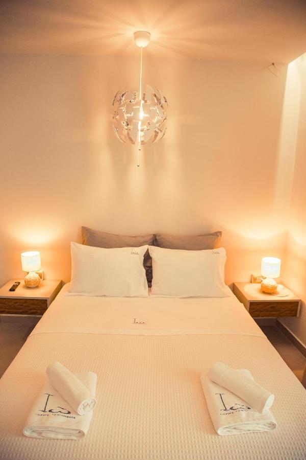 Io Luxury Pool & Hot Tub Suites Prévéza Extérieur photo