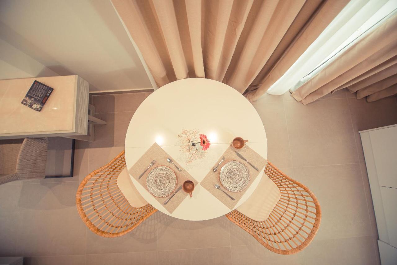 Io Luxury Pool & Hot Tub Suites Prévéza Extérieur photo
