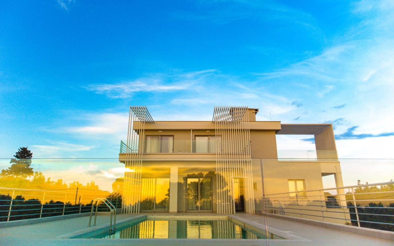 Io Luxury Pool & Hot Tub Suites Prévéza Extérieur photo