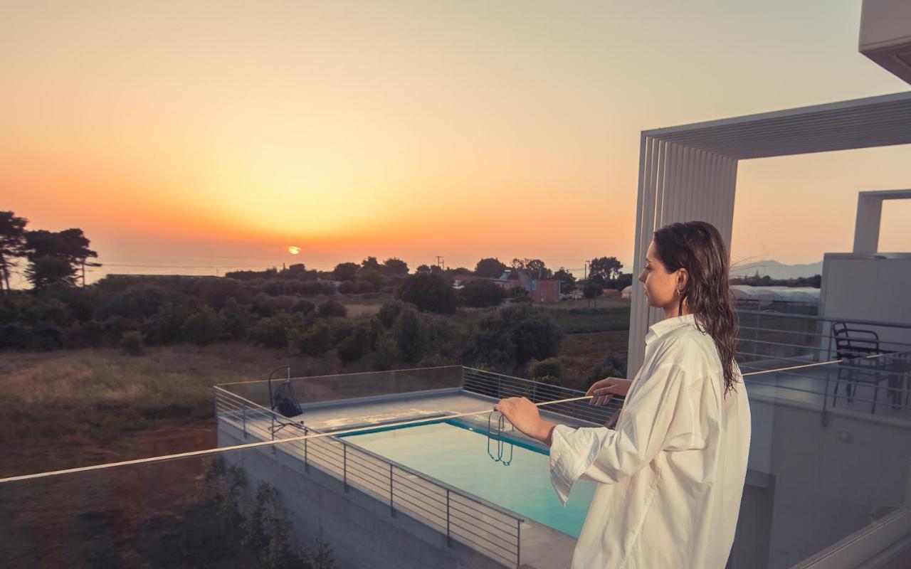Io Luxury Pool & Hot Tub Suites Prévéza Extérieur photo
