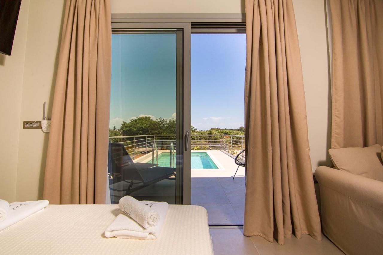 Io Luxury Pool & Hot Tub Suites Prévéza Extérieur photo