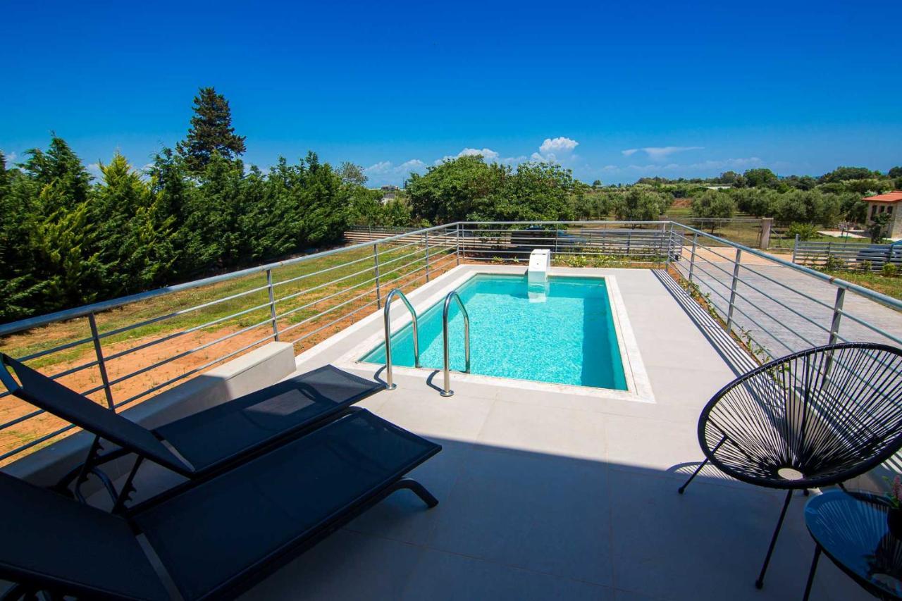 Io Luxury Pool & Hot Tub Suites Prévéza Extérieur photo