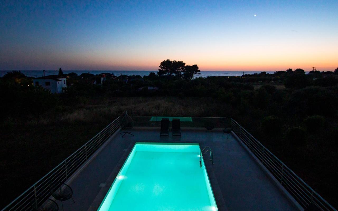 Io Luxury Pool & Hot Tub Suites Prévéza Extérieur photo