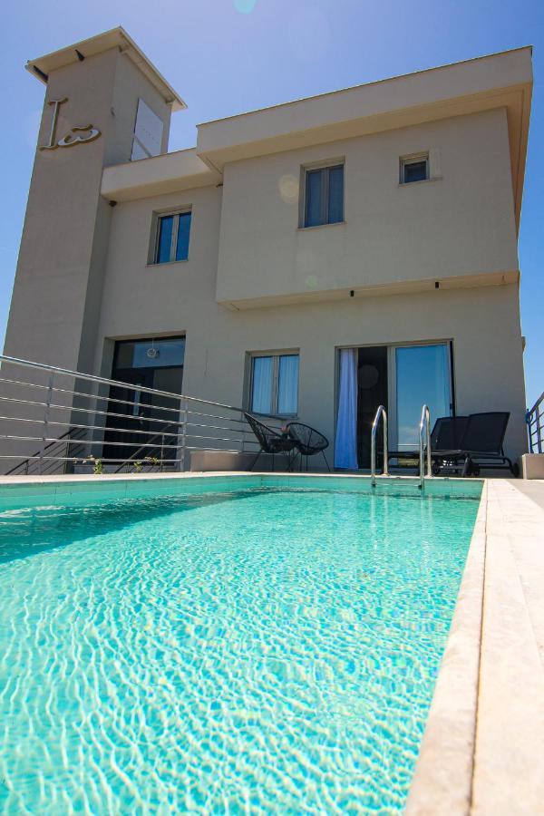 Io Luxury Pool & Hot Tub Suites Prévéza Extérieur photo