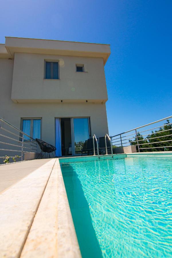 Io Luxury Pool & Hot Tub Suites Prévéza Extérieur photo